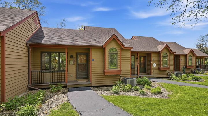 Property Photo:  17 Oak Glen Drive  IL 61036 