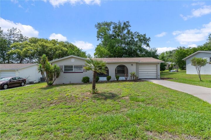 Property Photo:  75 S Osceola Street  FL 34465 