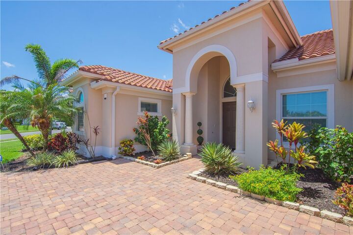 Property Photo:  4405 65th Drive  FL 32967 