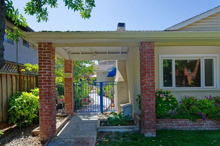 Property Photo:  558 Lassen Street  CA 94022 