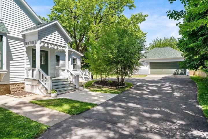 Property Photo:  911 Watson Street  WI 54971 