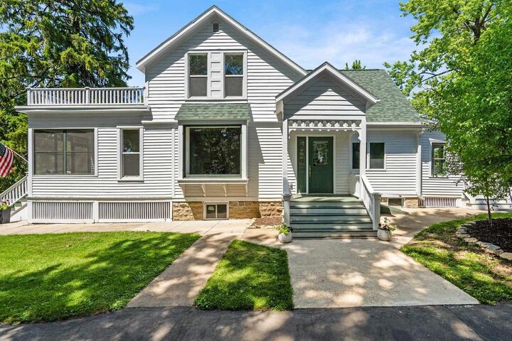 Property Photo: 911 Watson Street WI 54971