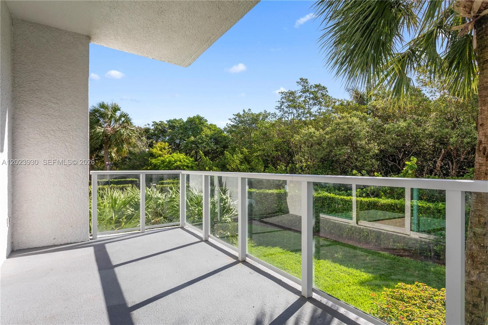 Property Photo:  15051 Royal Oaks Ln 101  FL 33181 