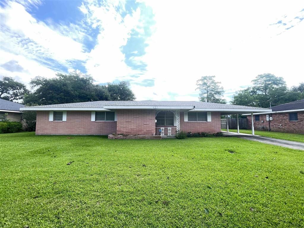 Property Photo:  127 Lee Street  LA 70605 