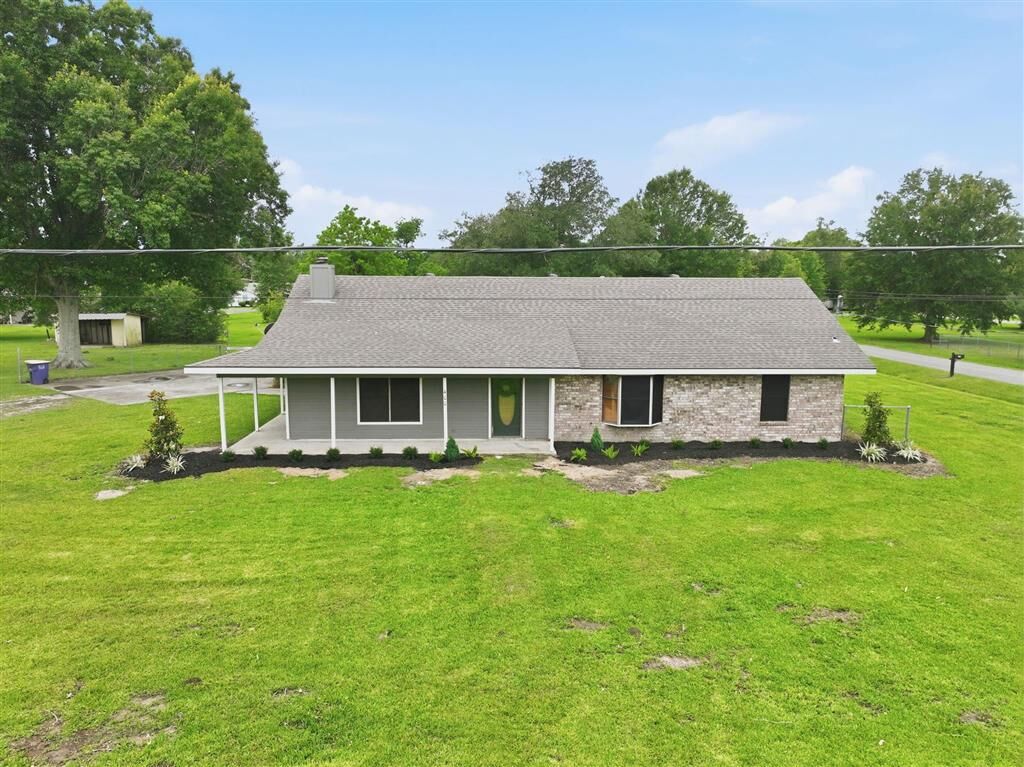 Property Photo:  400 S Shermam S  LA 70647-0990 