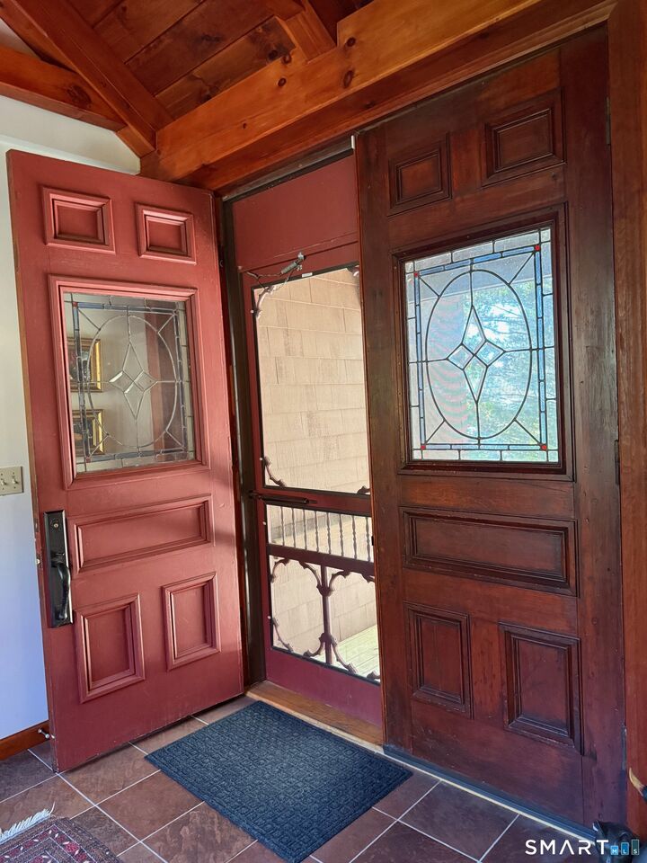 Property Photo:  8 Ivy Road  CT 06355 