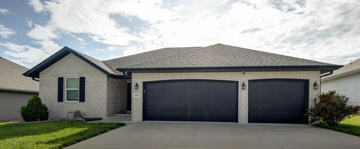 Property Photo: 1656 N Penrose Avenue MO 65714