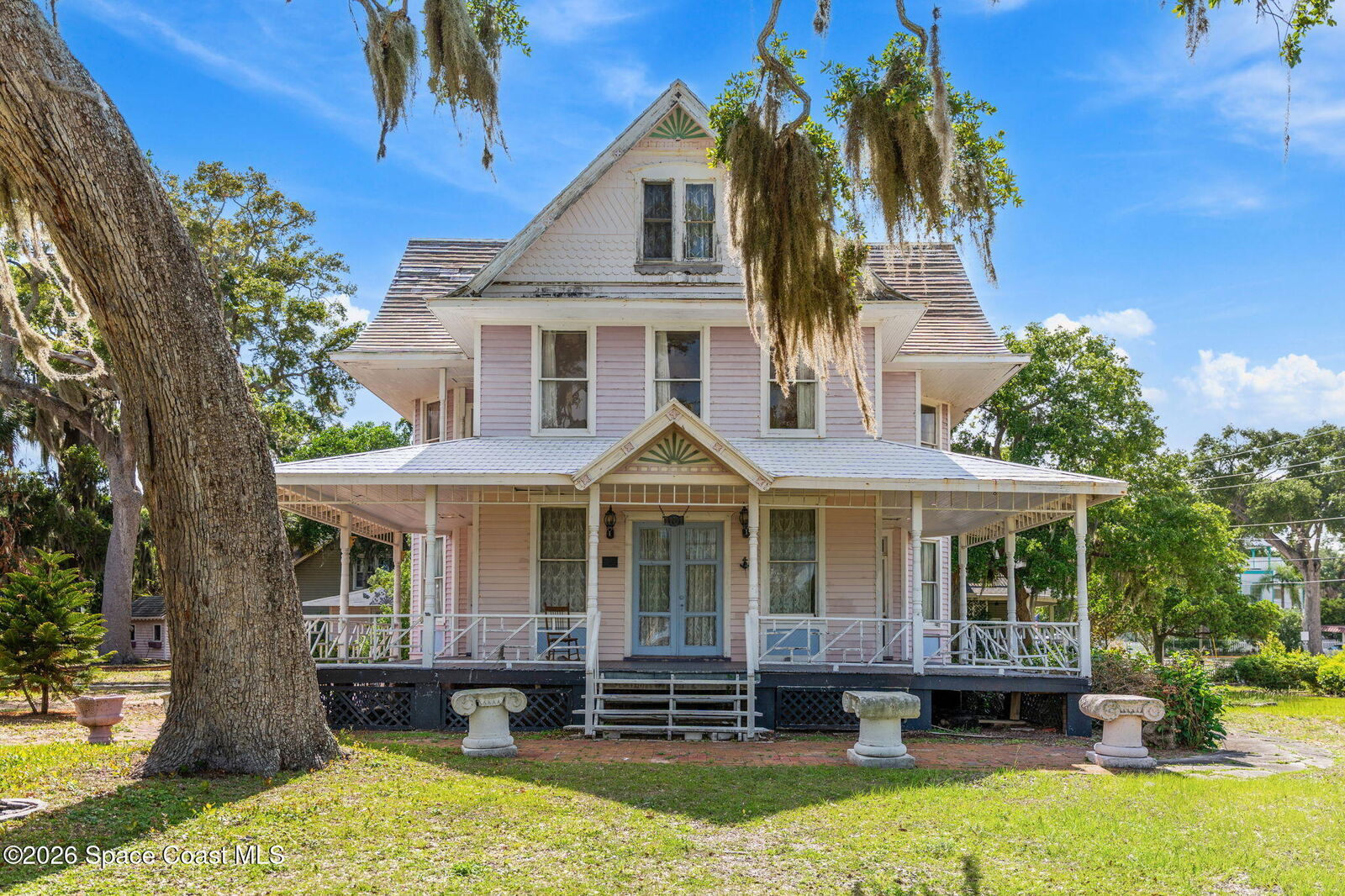 Property Photo: 1101 Rockledge Drive FL 32955