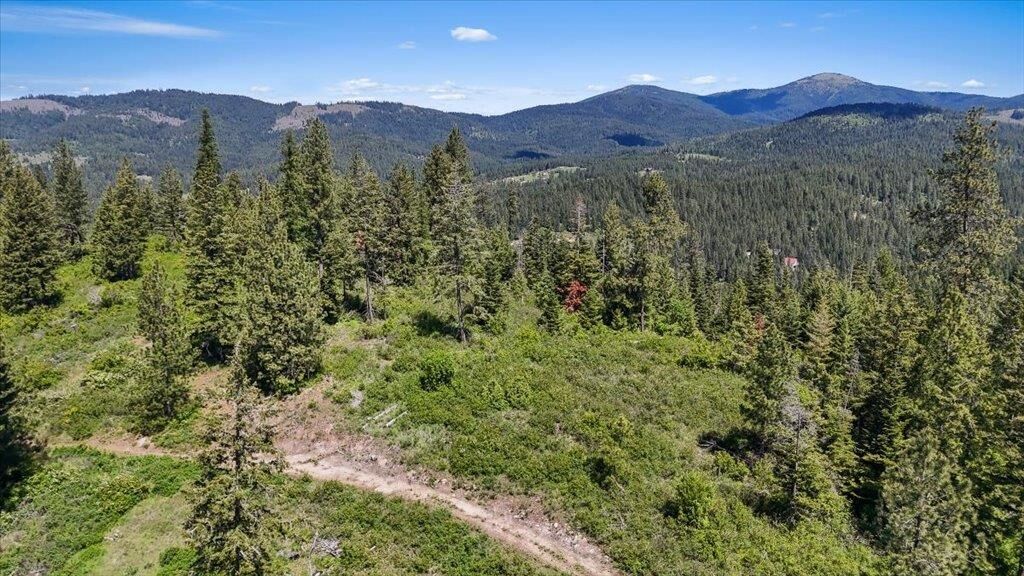 Property Photo:  18xxx E Miner Rd  WA 99021 
