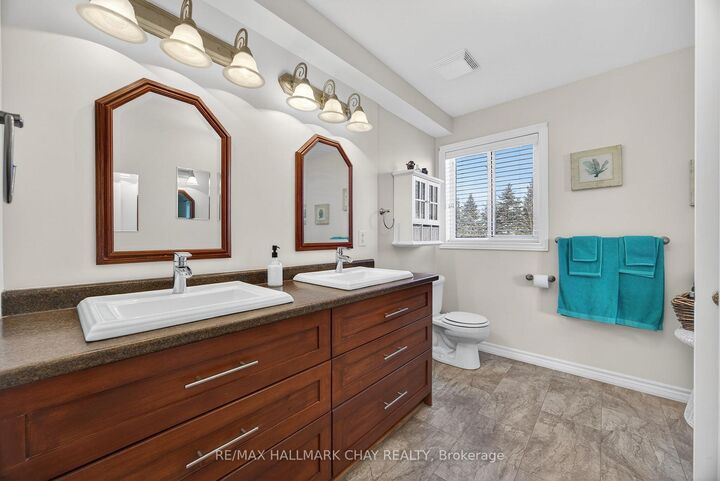 Property Photo:  2452 10th Line  ON L9S 3R2 