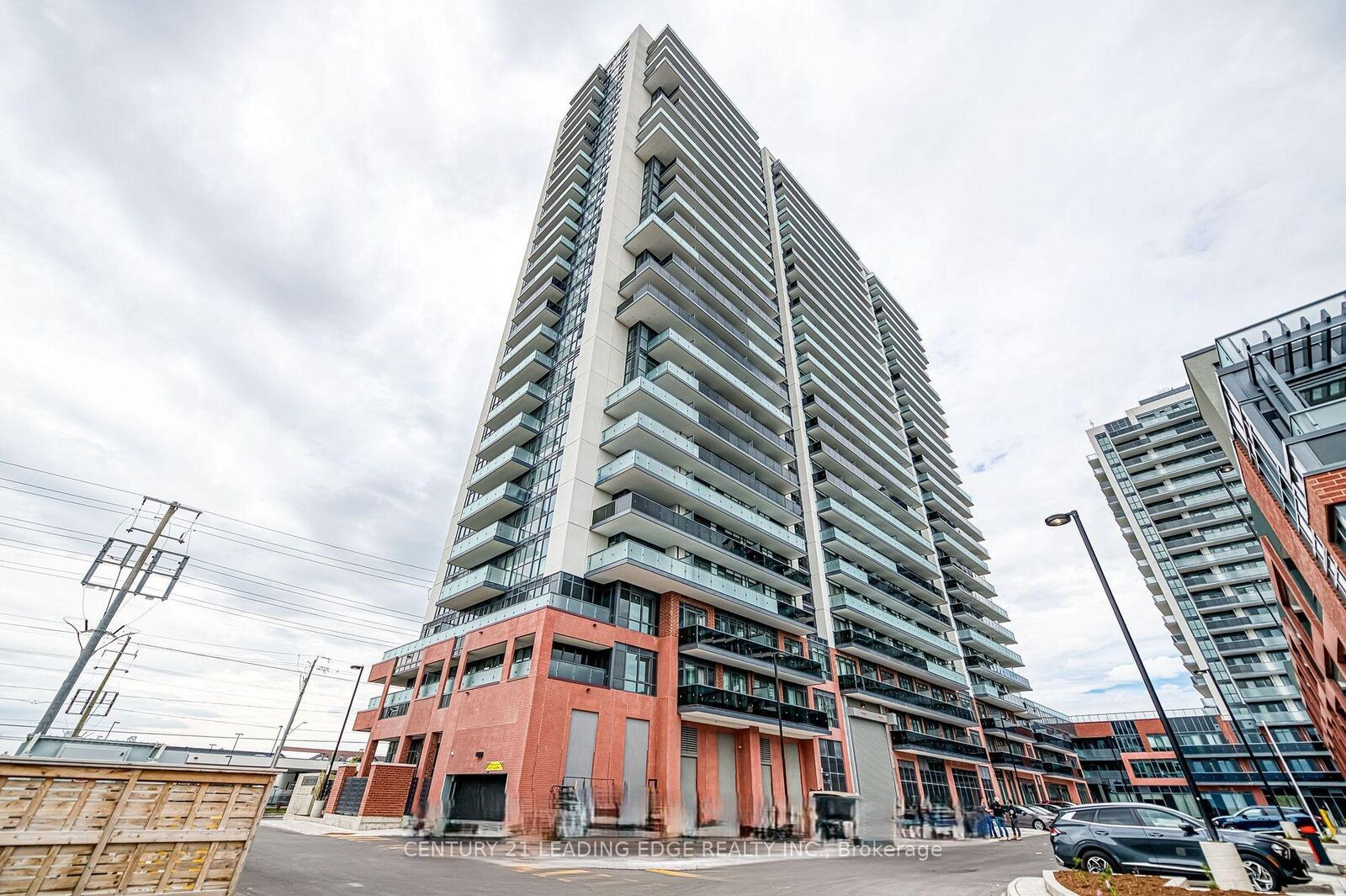 Property Photo: 2545 Simcoe Street N 803 ON L1L 0W3