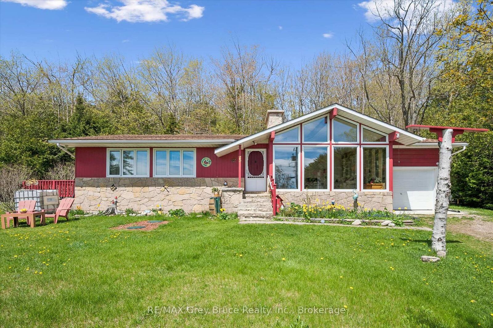 Property Photo: 25 Shoreline Drive ON N0H 1Z0
