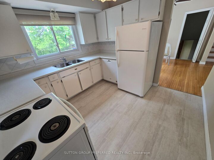 Property Photo:  17 Agincourt Place  ON N5Z 4E8 