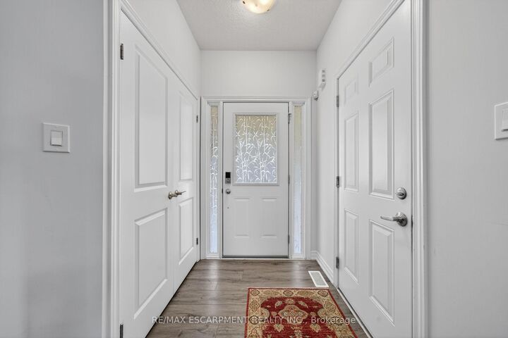 Property Photo: 71 Foothills Lane ON L8E 0K1