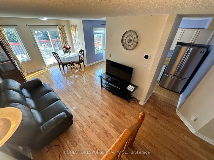 Property Photo:  89 Ravenscliffe Court  ON L6X 4N9 