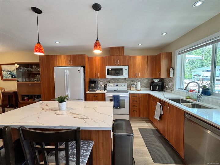Property Photo:  503 Maquinna Cres  BC V0P 1G0 