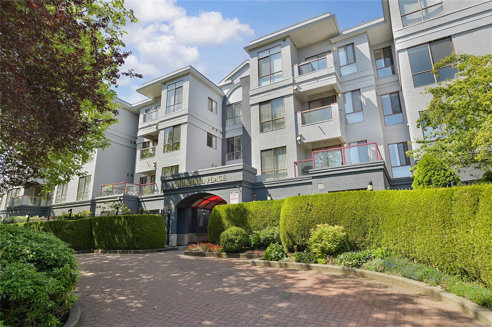 Property Photo: 520 Dunedin St 106 BC V8T 2L6