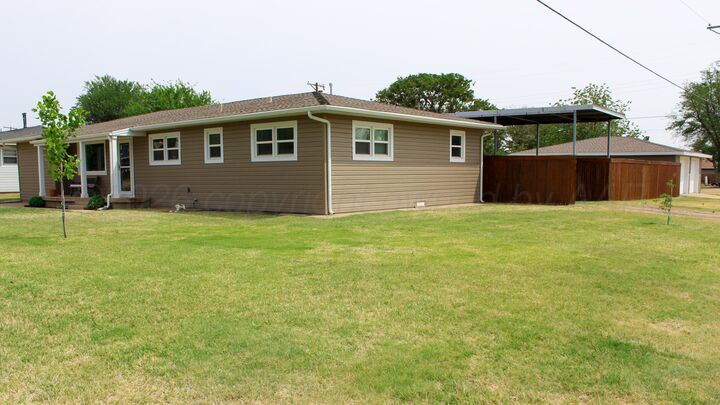 Property Photo:  202 Oak Avenue  TX 79068-1723 