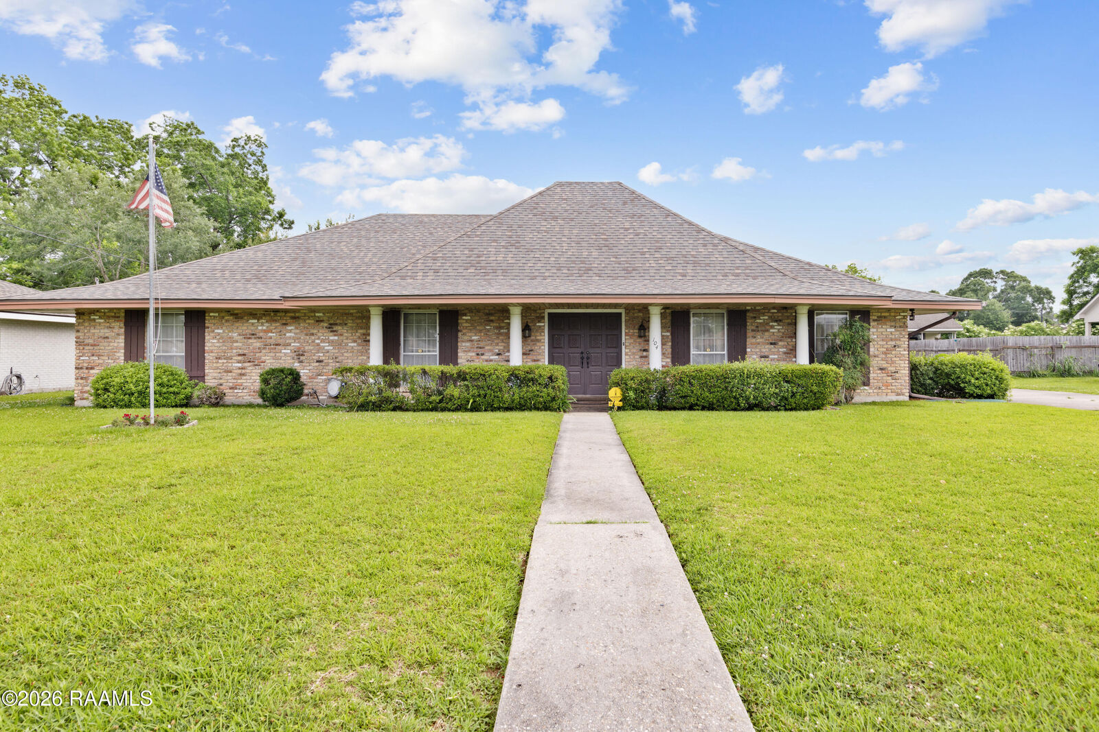 Property Photo: 104 Crestline Drive LA 70507