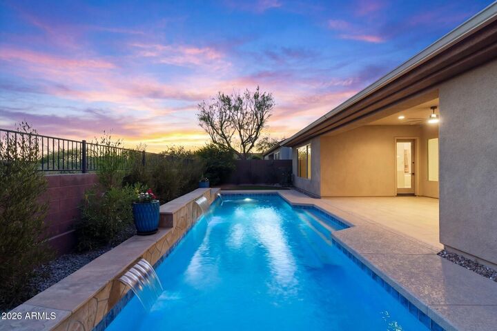 Property Photo: 1435 W Whitman Court AZ 85086