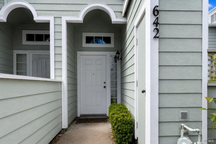 Property Photo: 642 Wisteria Lane CA 95407