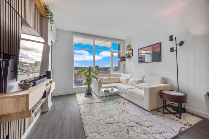 Property Photo: 2351 Beta Avenue Th307 BC V5C 0M2