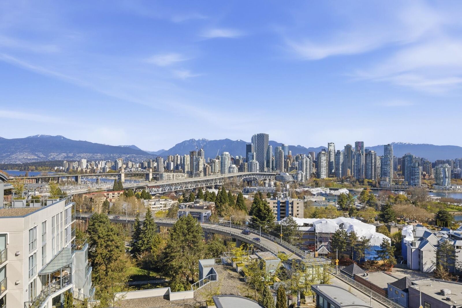 Property Photo: 1428 W 6th Avenue 1303 BC V6H 4H4