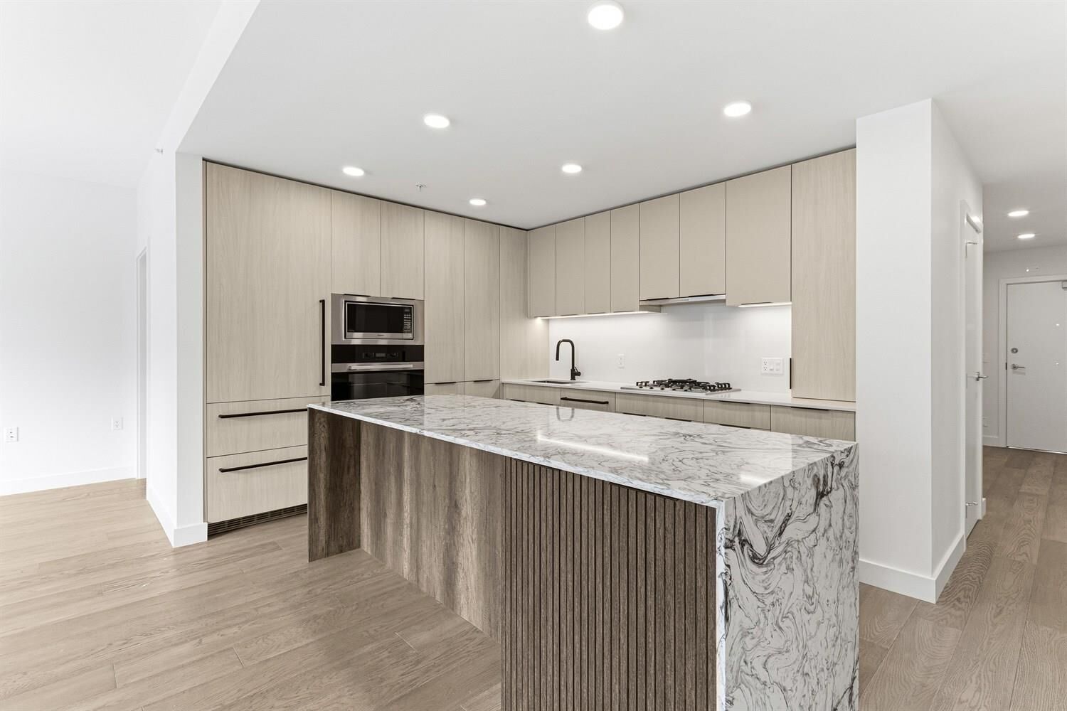 Property Photo: 3590 W 39th Avenue 205 BC V6N 3A5