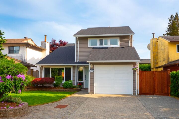 Property Photo: 3216 Savary Avenue BC V3E 1M3