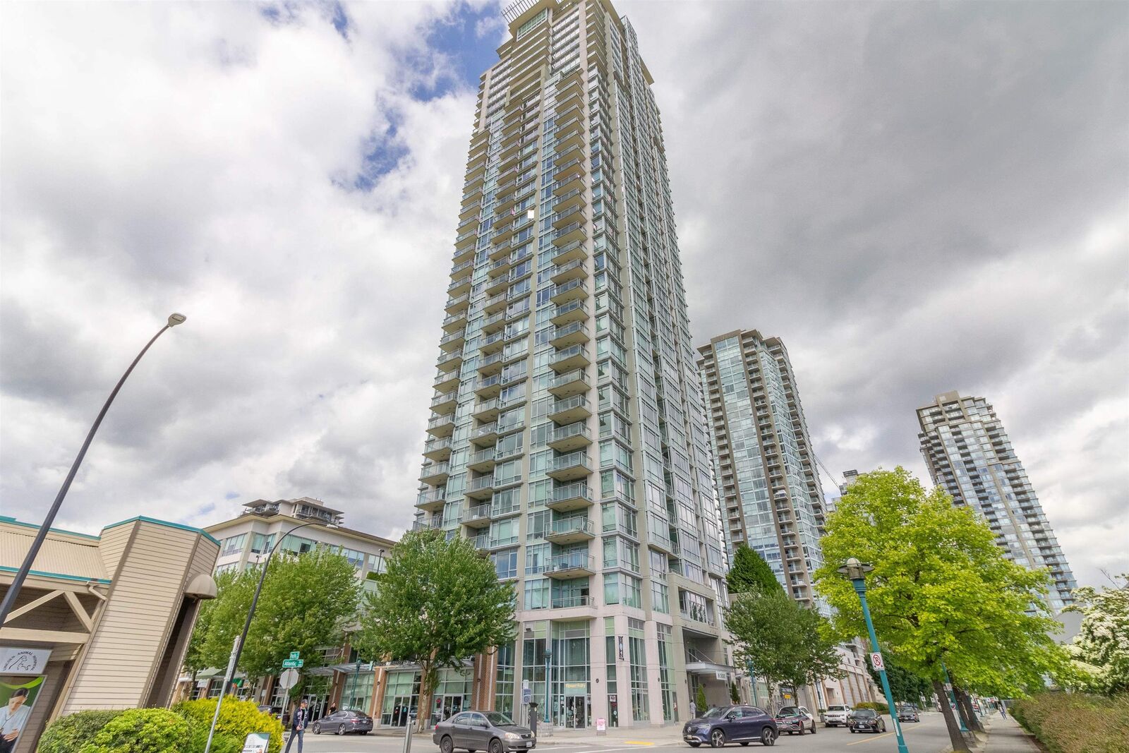 Property Photo: 2955 Atlantic Avenue 3702 BC V3B 0H9