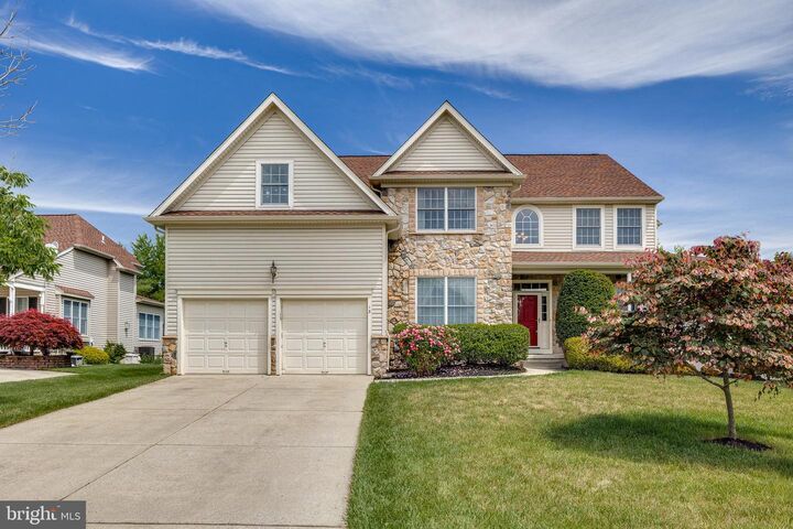 Property Photo:  13 Stoneybrook Court  NJ 08022 