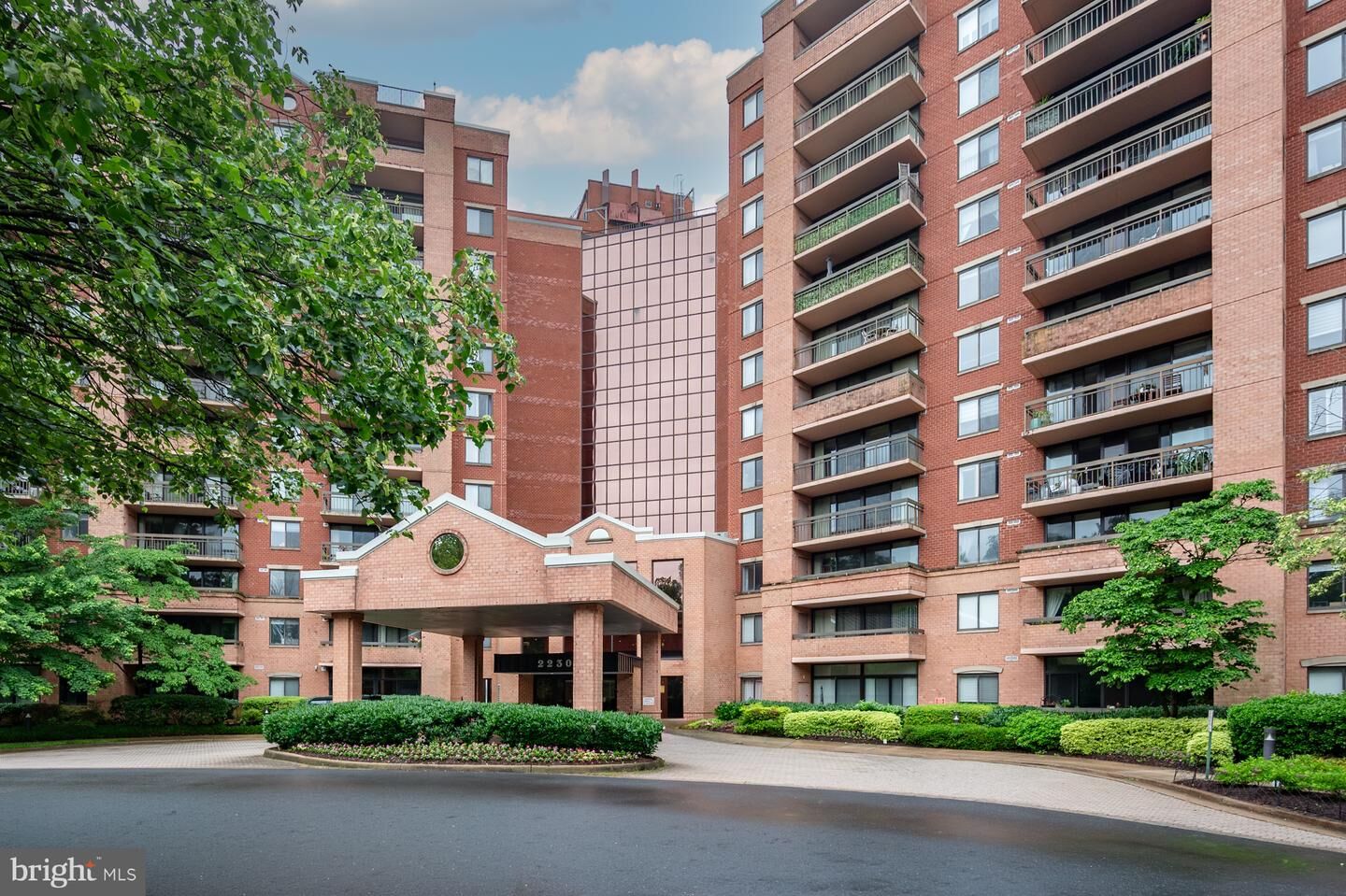 Property Photo: 2230 George C Marshall Drive 517 VA 22043