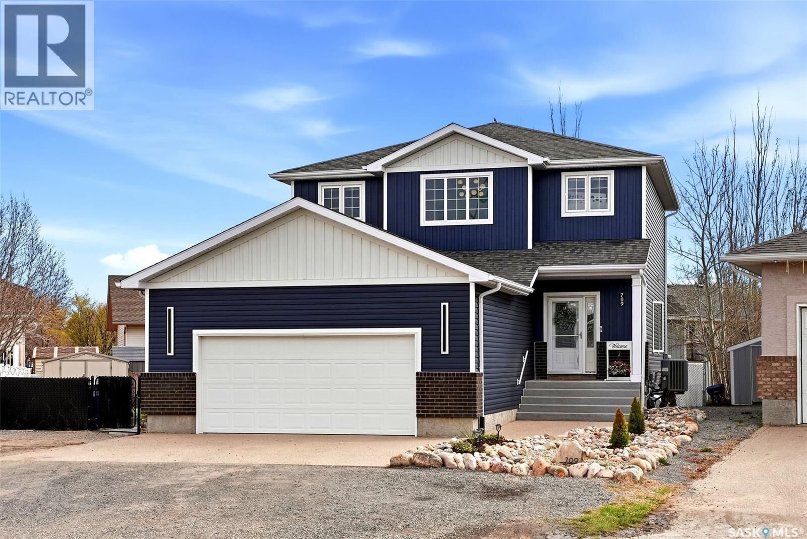 Property Photo: 709 Aspen Crescent SK S0G 3Z0