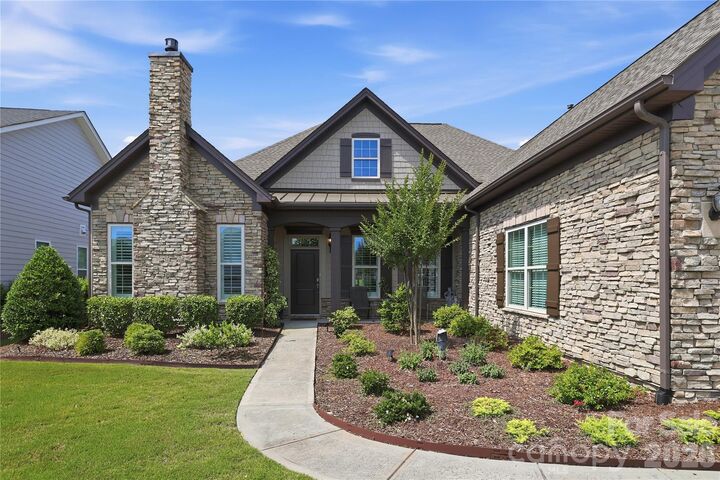 Property Photo:  12014 Cove Court  NC 28278 