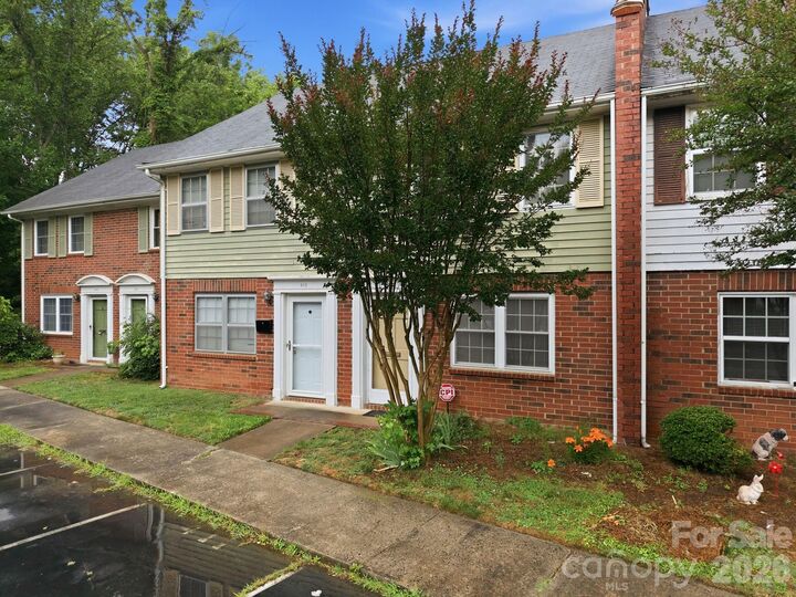 Property Photo: 1300 Larchmont Place 411 NC 28144