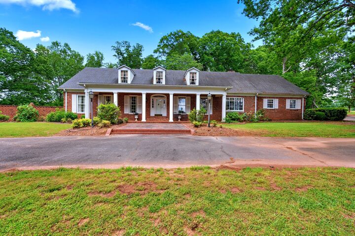 Property Photo:  2221 W Deadfall Road  SC 29649 
