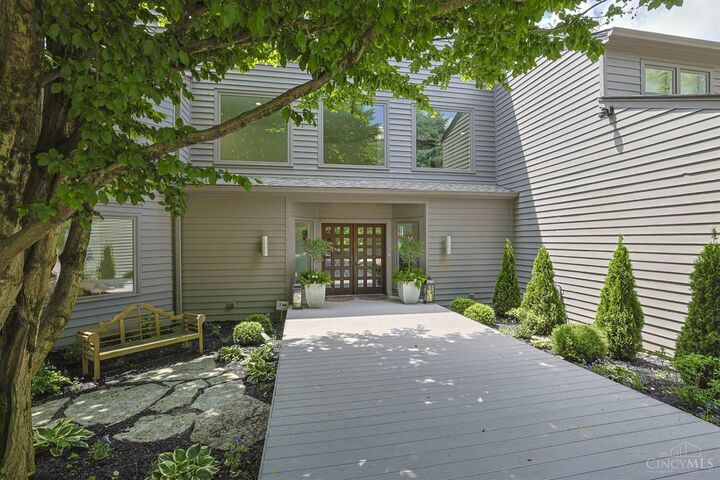 Property Photo: 20 Grandin Lane OH 45208