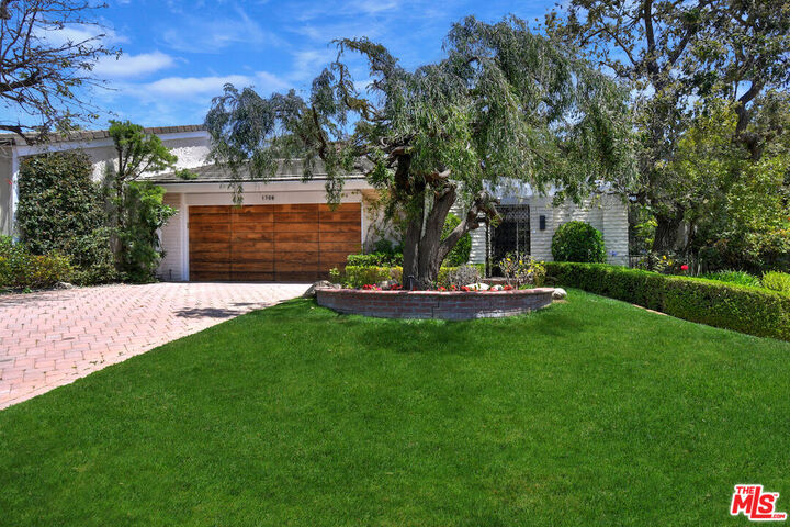 Property Photo:  1708 Royal Saint George Dr  CA 91362 