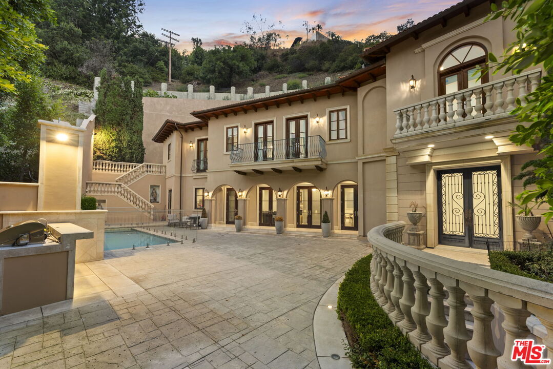 Property Photo: 1465 N Robmar Dr CA 90210
