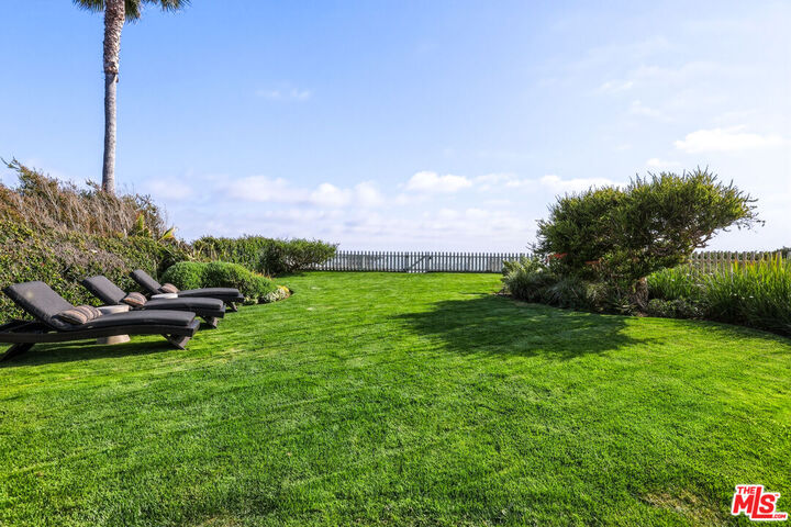 Property Photo:  30810 Broad Beach Rd  CA 90265 