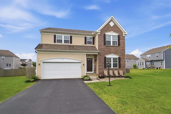 Property Photo: 1462 Hoovler Way OH 43062