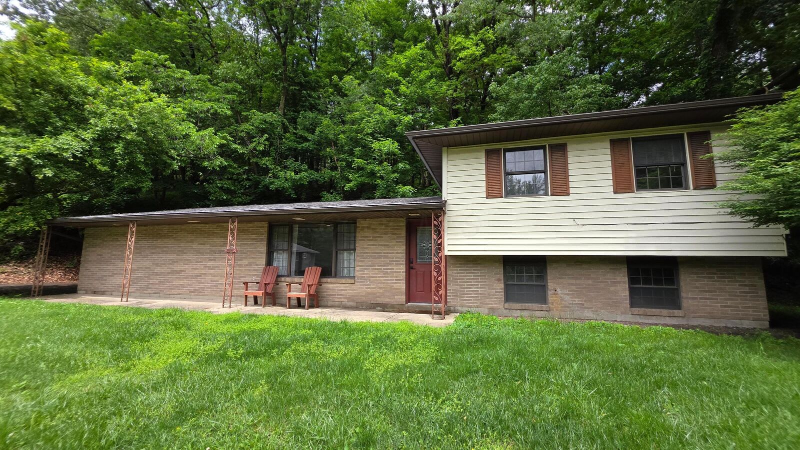 Property Photo: 1494 Krebs Drive OH 43055