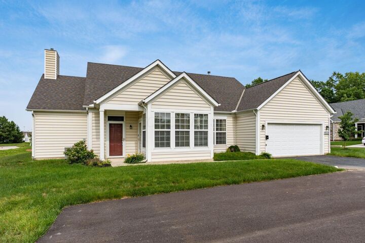 Property Photo: 6033 Naughten Pond Drive OH 43213