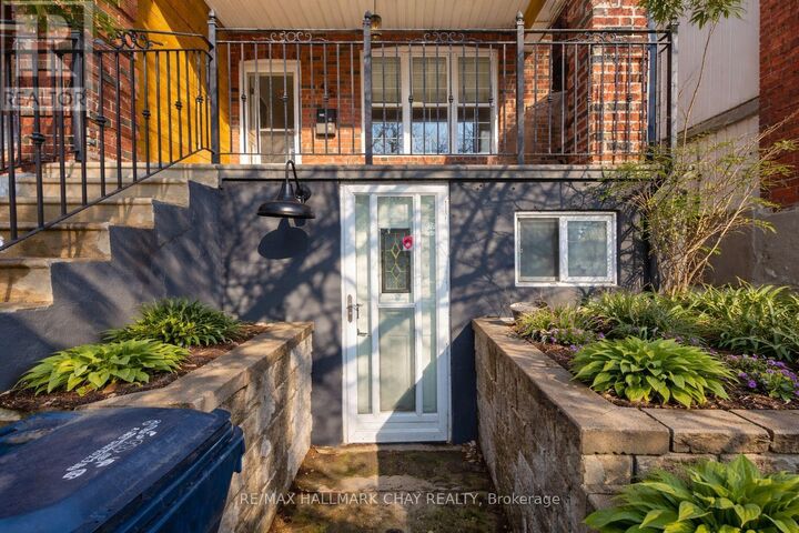 Property Photo:  45 Caledonia Road Lower  ON M6E 4S3 