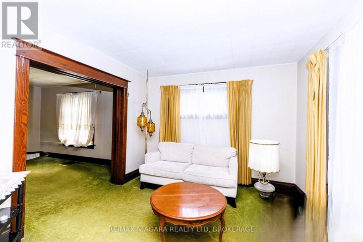Property Photo:  208 Hellems Avenue  ON L3B 3B7 