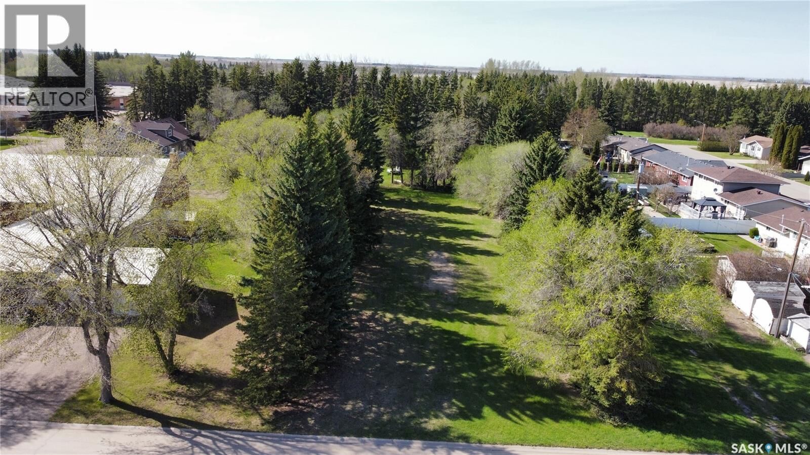 Property Photo:  912 Victoria Avenue  SK S0G 2K0 