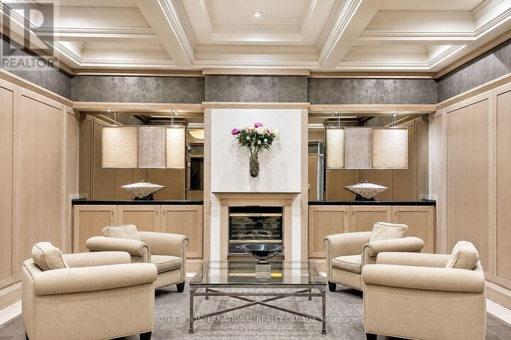 Property Photo:  909 Bay Street  ON M5S 3G2 