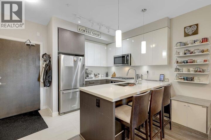 Property Photo:  22 East Royal Avenue 123  BC V3L 0H1 