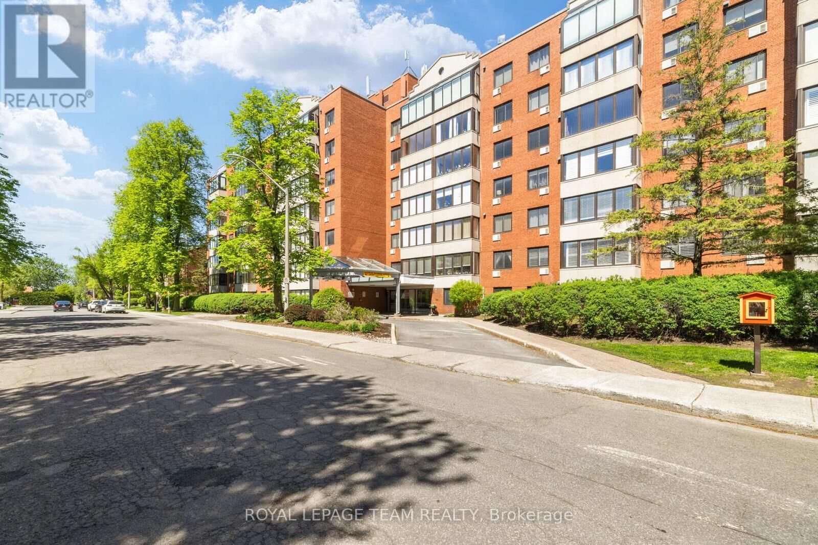 Property Photo:  225 Alvin Road 301  ON K1K 4H6 
