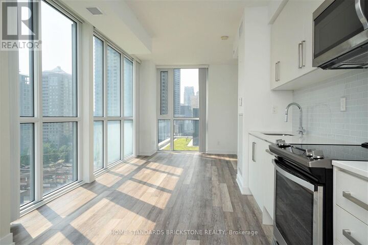 Property Photo: 5180 Yonge Street 607 ON M2N 0K5